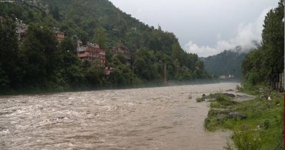 Several vehicles washed away due to flash flood in Himachal Pradesh's Mandi